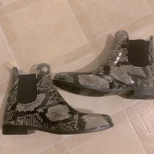A New Day Rain Booties Size 11